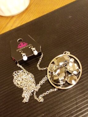 paparazzi Silver-Tone Faceted Crystal Pendant Necklace with Earrings